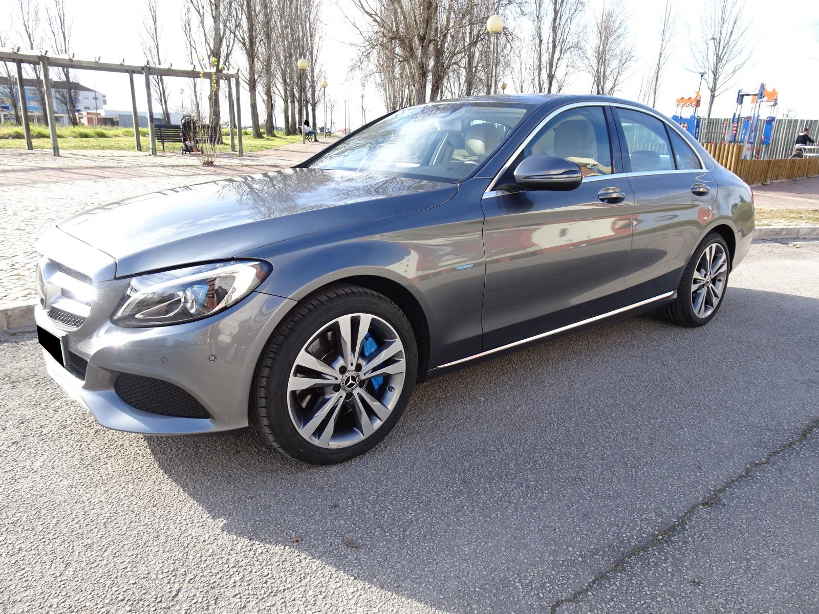 Mercedes-Benz-C 350 e Plug-In (gasolina/eletrico)