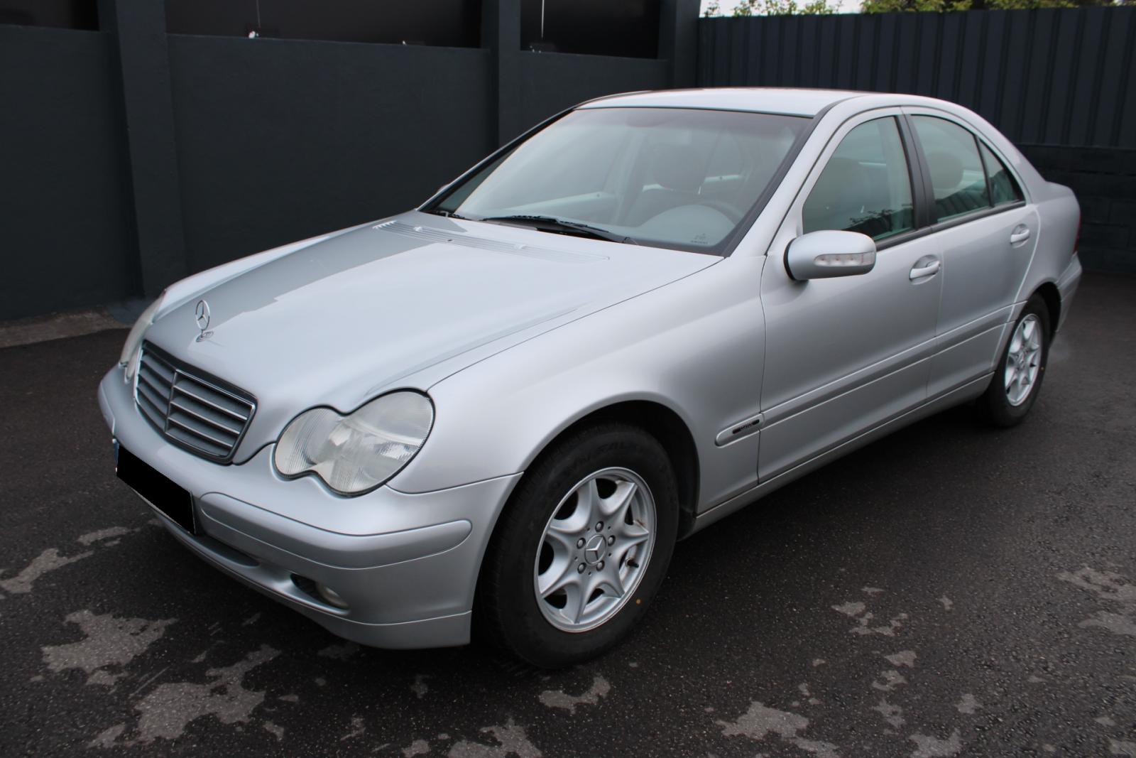 Mercedes-Benz
-C 200 CDI