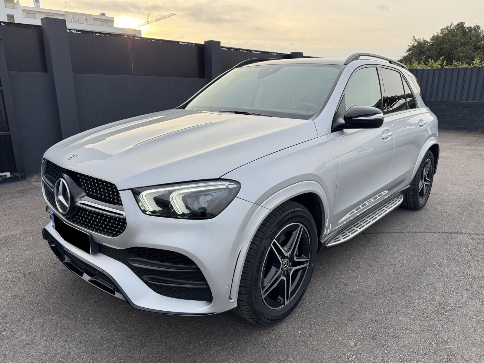 Mercedes-Benz - GLE 300 d 4MATIC AMG Line 7 Lugares