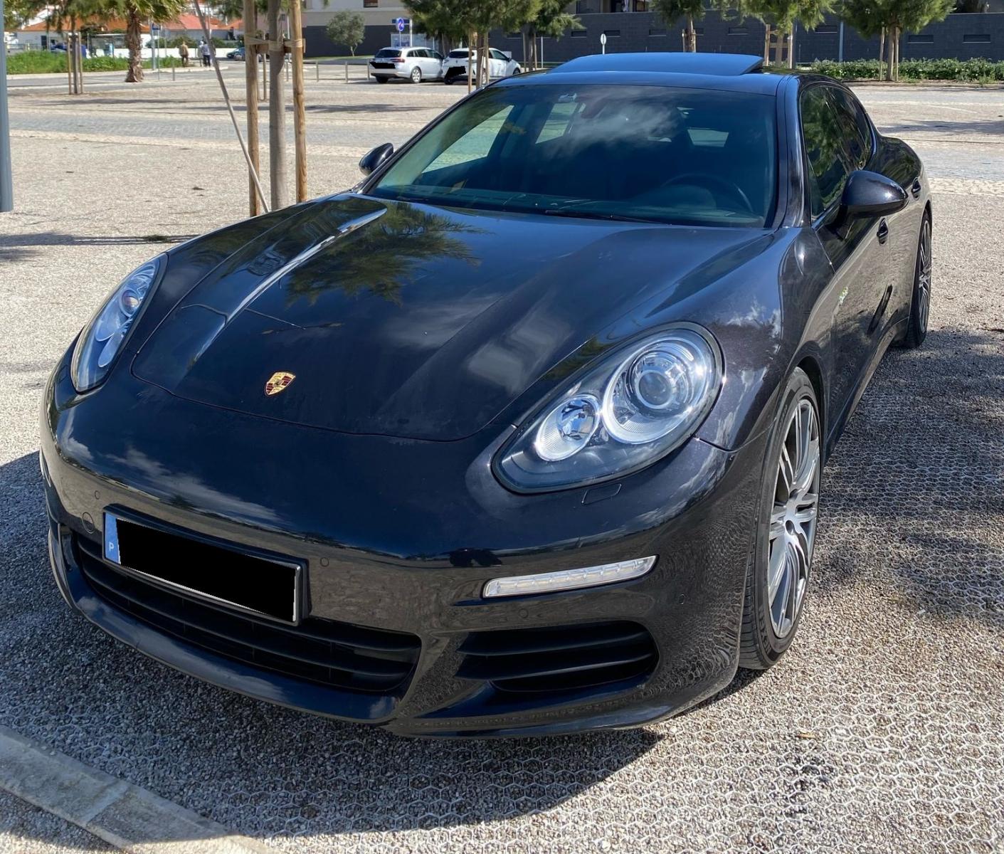 Porsche
-Panamera S e-hybrid